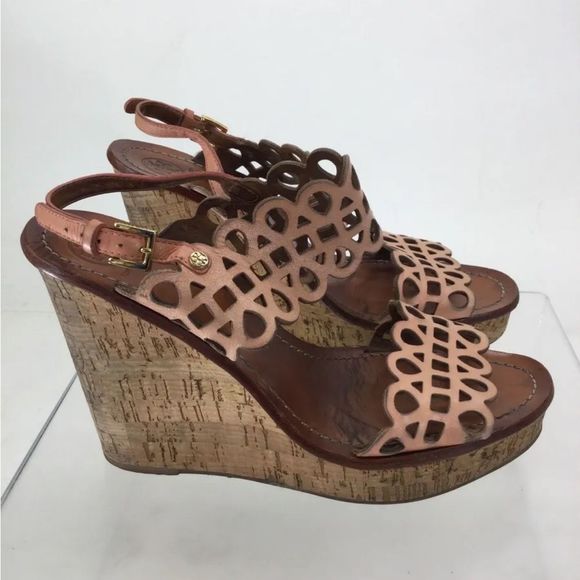 Please Help-Tory Burch Wedge Heels Leather Gold Tone 🪦We just lost my Fiancé 2 😍 - Picture 7 of 15
